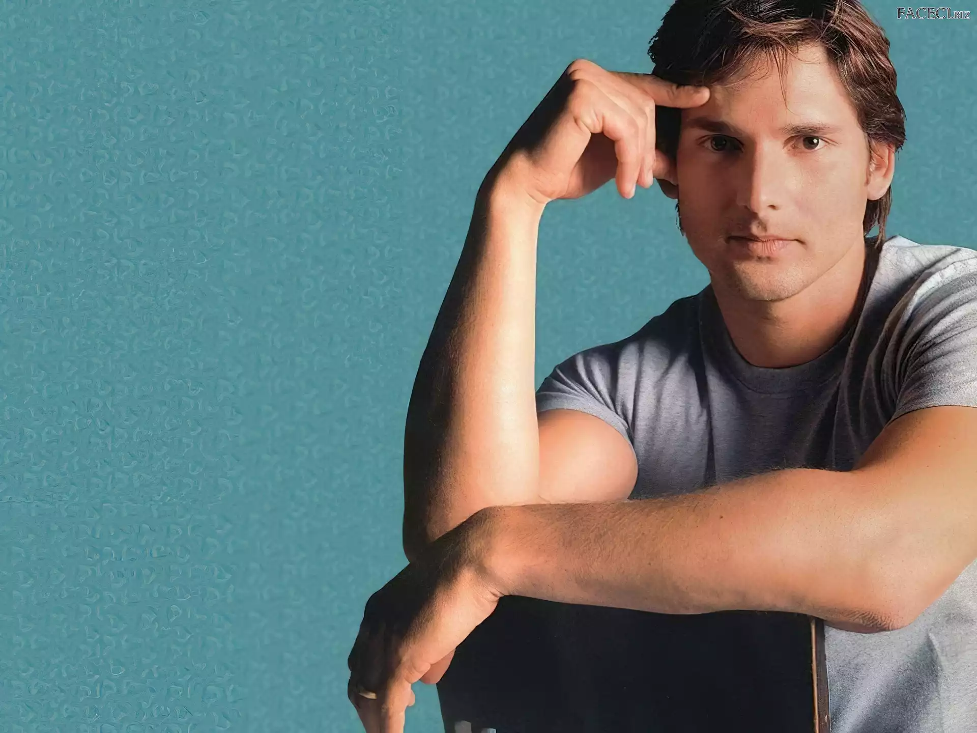 jasna koszulka, Eric Bana