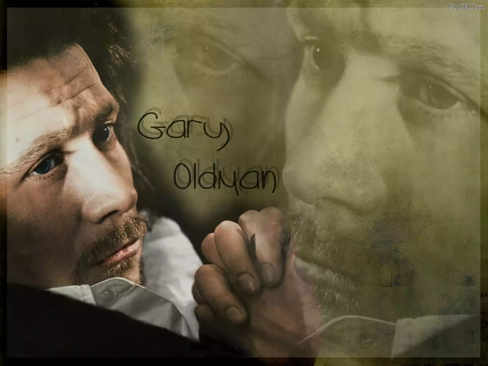 Gary Oldman, złożone ręce