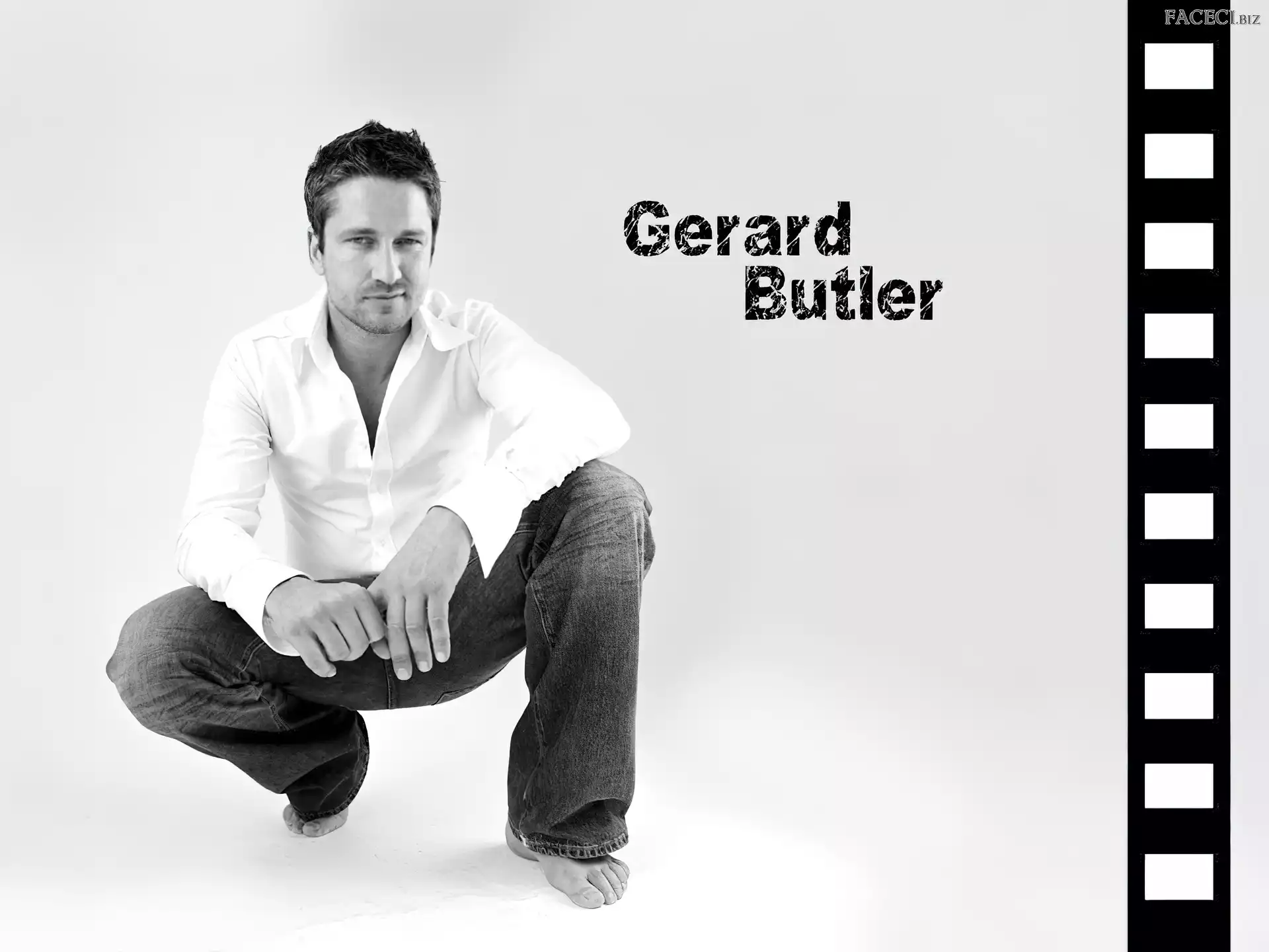 Gerard Butler, biała koszula
