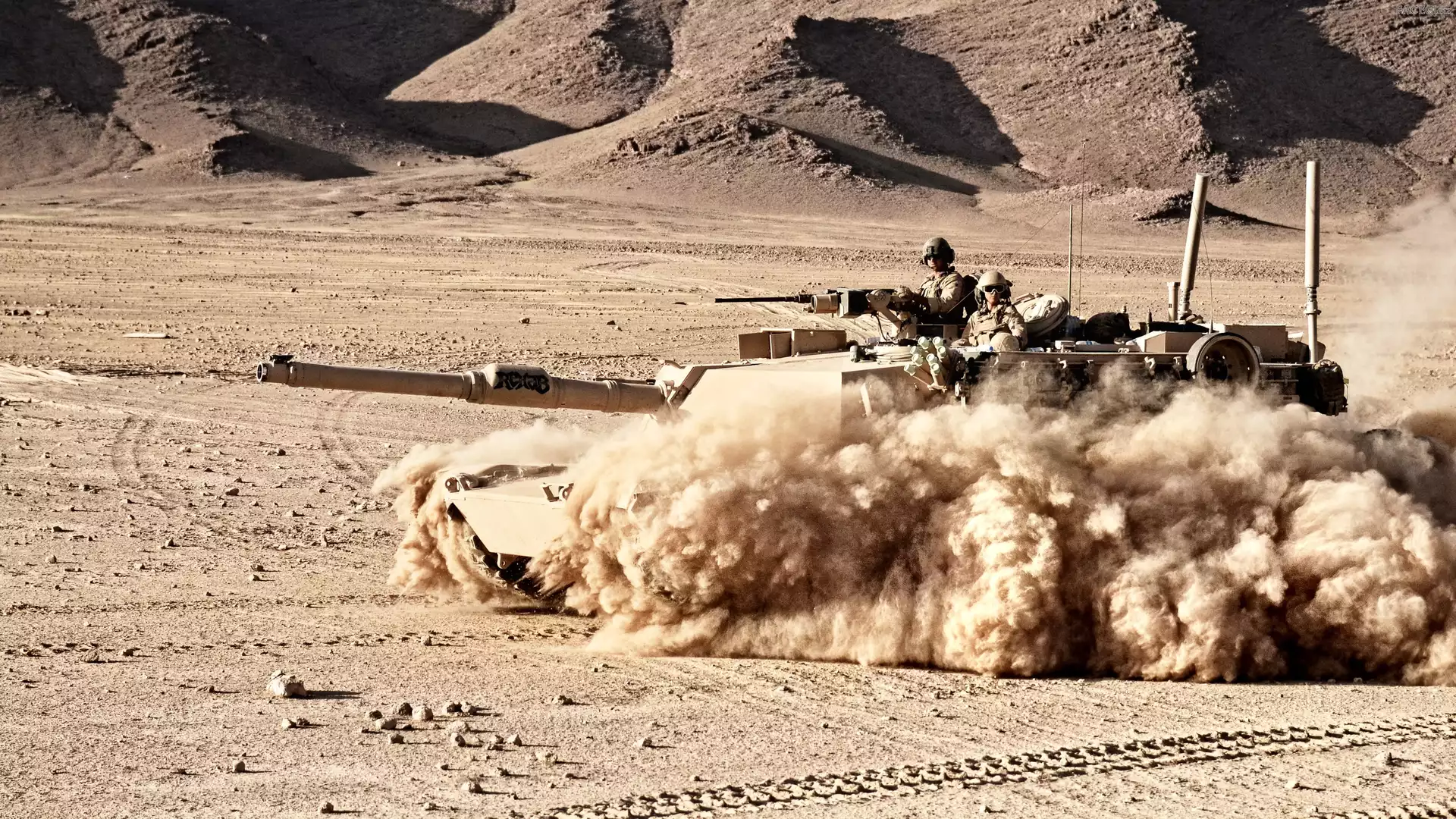 M1A1 Abrams, Pustynia, Czołg, Żołnierze